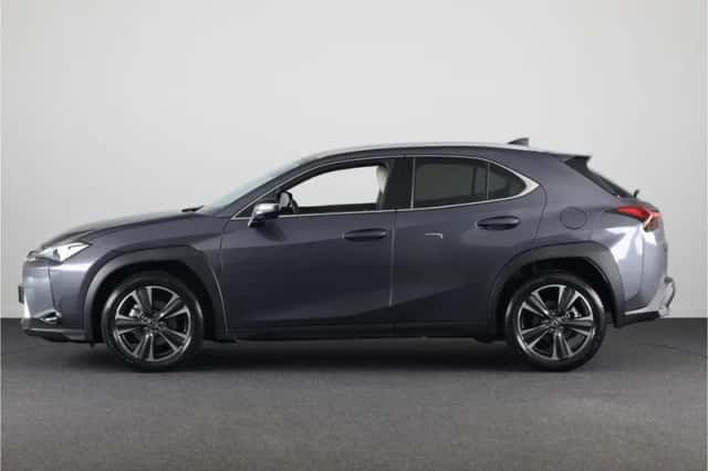 Lexus UX (2024) thumbnail 3
