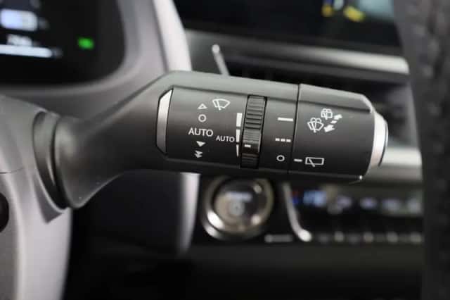 Lexus UX (2024) thumbnail 22