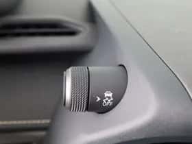 Lexus UX (2024) thumbnail 23