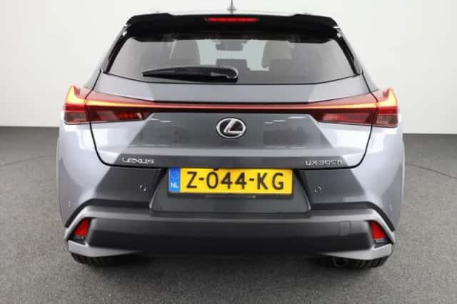 Lexus UX (2024) thumbnail 28