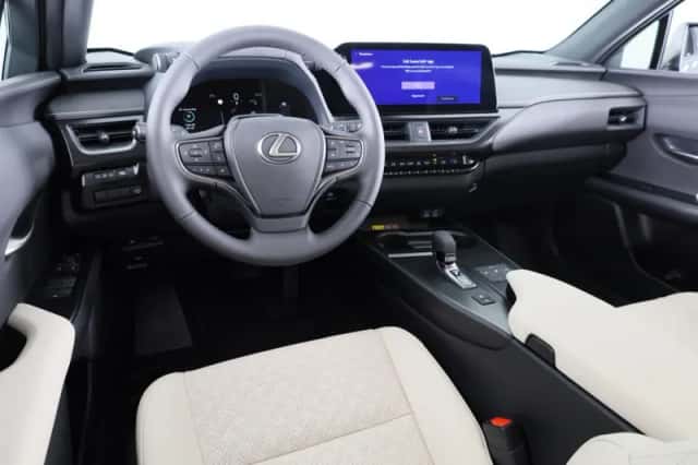 Lexus UX (2024) thumbnail 6
