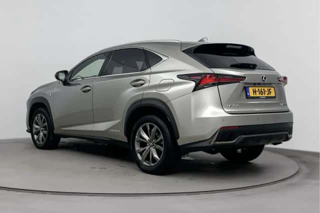 Lexus NX (2020) thumbnail 14