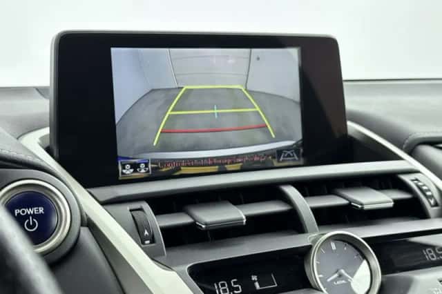 Lexus NX (2020) thumbnail 15