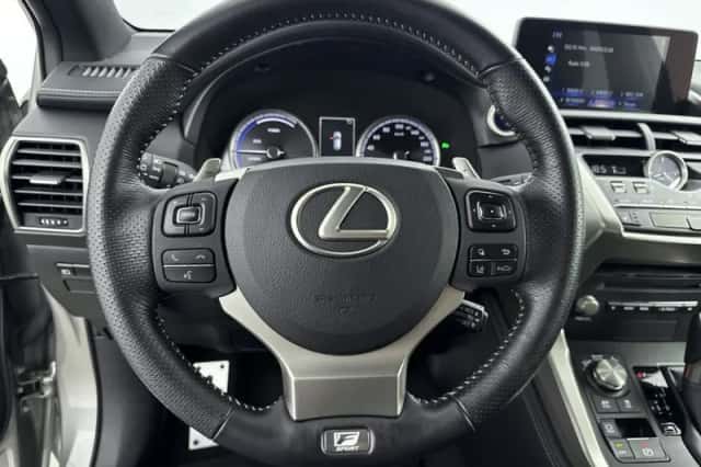 Lexus NX (2020) thumbnail 18