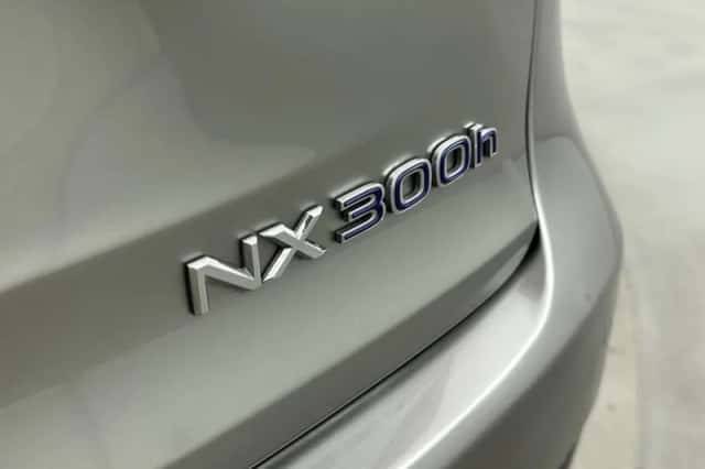 Lexus NX (2020) thumbnail 25