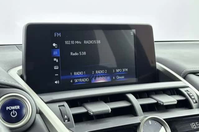 Lexus NX (2020) thumbnail 27