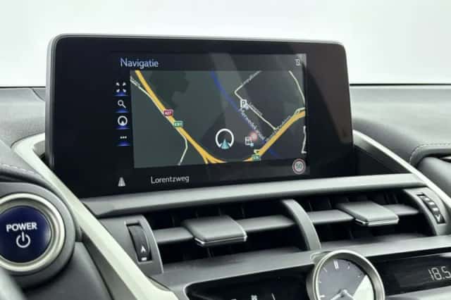Lexus NX (2020) thumbnail 7