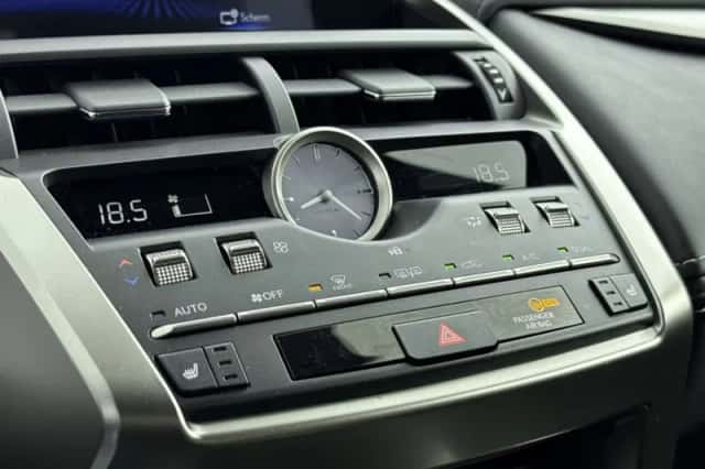 Lexus NX (2020) thumbnail 8