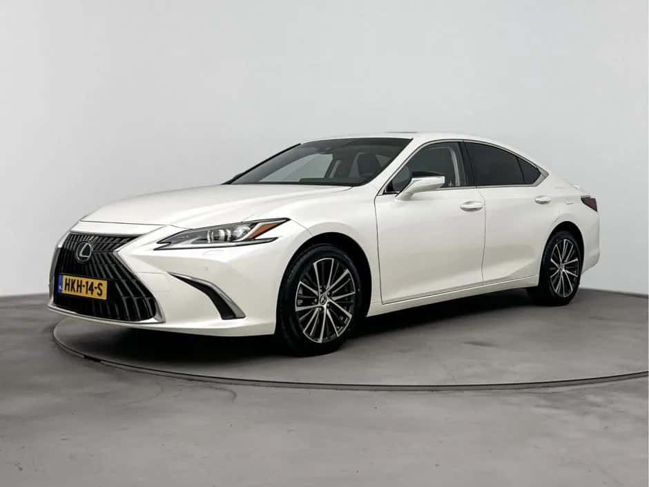 Lexus ES (2024) — foto 1