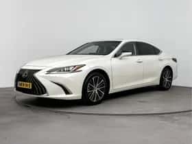 Lexus ES (2024)