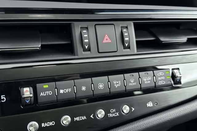 Lexus ES (2024) thumbnail 15
