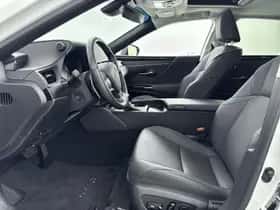 Lexus ES (2024) thumbnail 17
