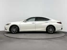 Lexus ES (2024) thumbnail 3