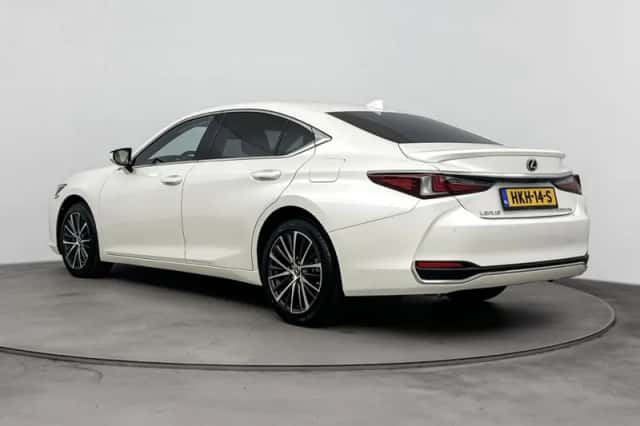 Lexus ES (2024) thumbnail 22