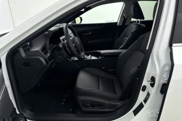 Lexus ES (2024) thumbnail 23
