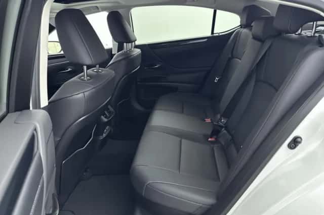 Lexus ES (2024) thumbnail 24