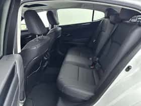 Lexus ES (2024) thumbnail 24