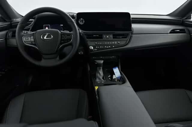 Lexus ES (2024) thumbnail 4
