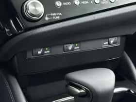 Lexus ES (2024) thumbnail 32
