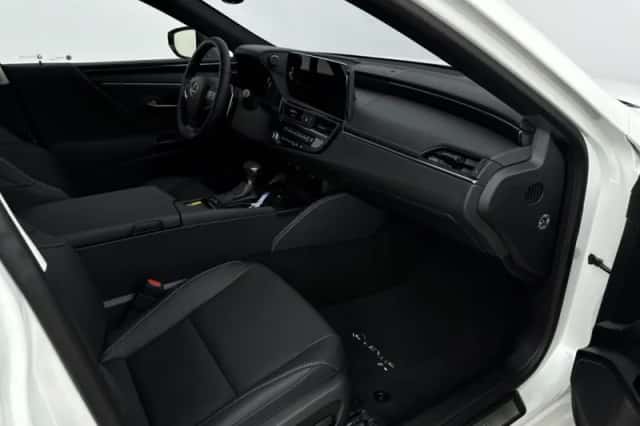Lexus ES (2024) thumbnail 36