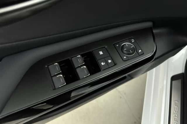 Lexus ES (2024) thumbnail 37
