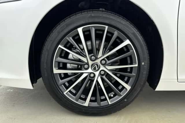 Lexus ES (2024) thumbnail 42