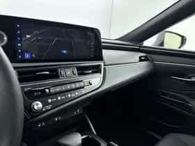 Lexus ES (2024) thumbnail 8