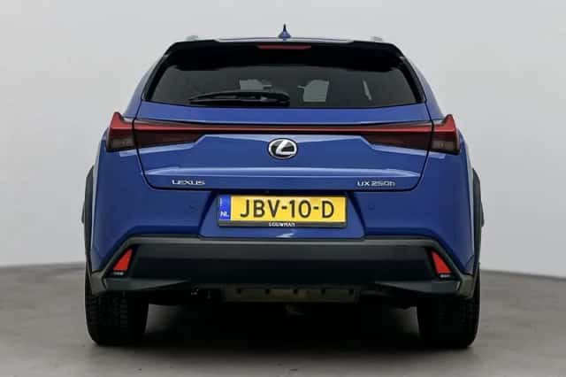 Lexus UX (2020) thumbnail 22