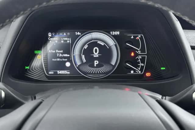 Lexus UX (2020) thumbnail 6