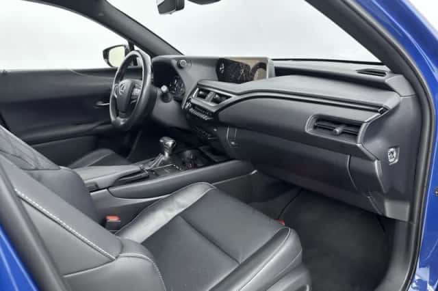 Lexus UX (2020) thumbnail 7
