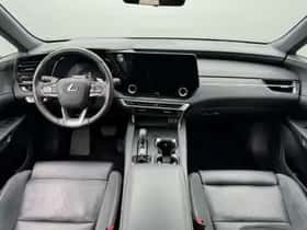 Lexus RX (2023) thumbnail 7