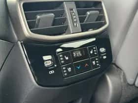 Lexus RX (2023) thumbnail 8