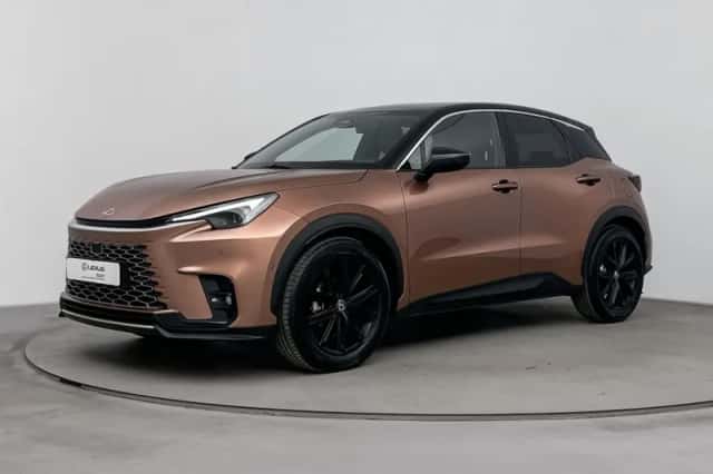 Lexus LBX (2024) thumbnail 1