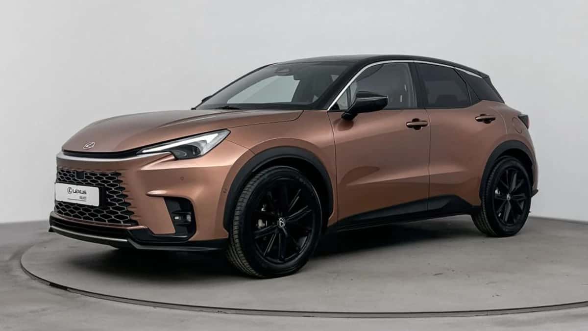 Lexus LBX (2024) — foto 1