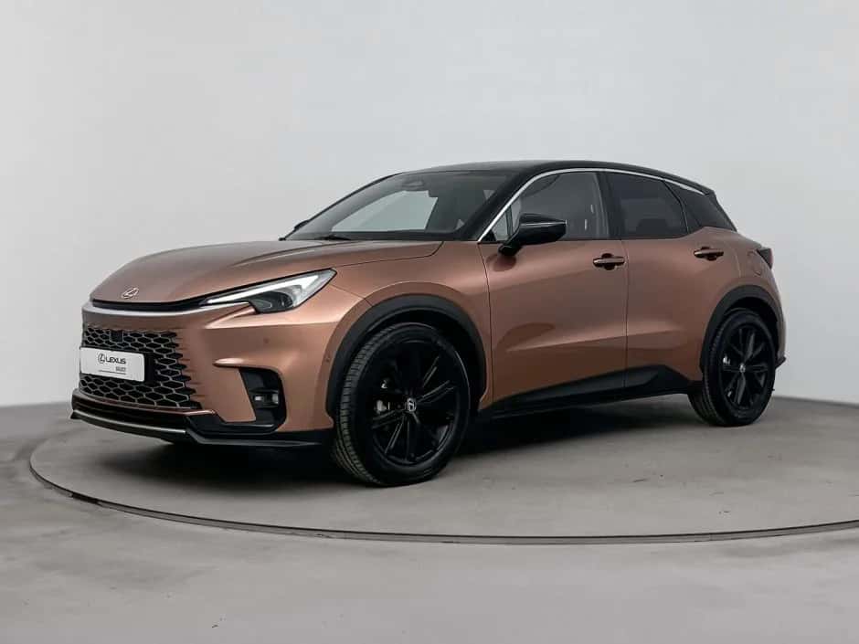 Lexus LBX (2024) — foto 1