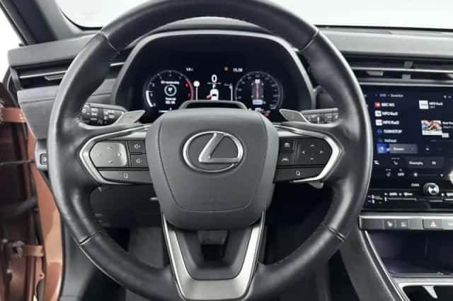 Lexus LBX (2024) thumbnail 17