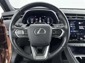 Lexus LBX (2024) thumbnail 17
