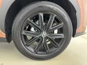 Lexus LBX (2024) thumbnail 22