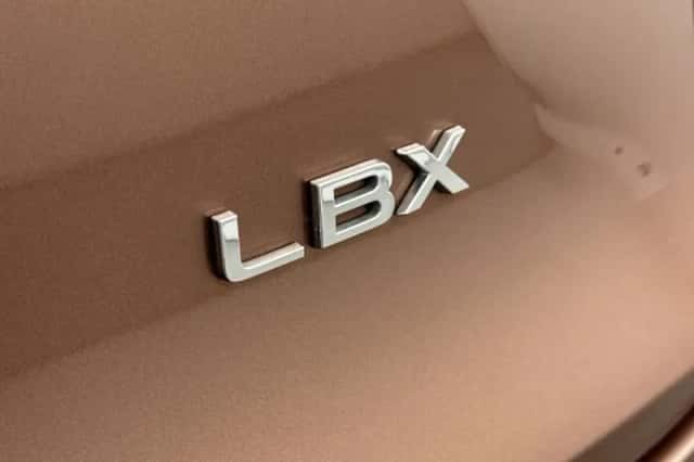 Lexus LBX (2024) thumbnail 28