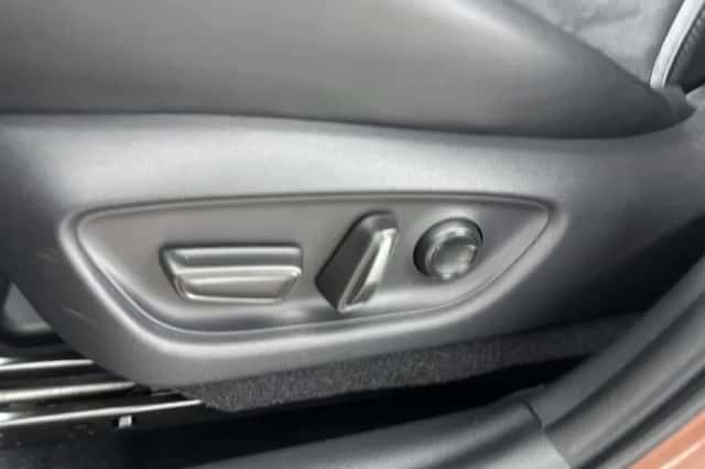 Lexus LBX (2024) thumbnail 29