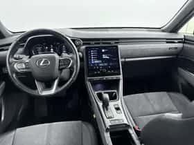 Lexus LBX (2024) thumbnail 4