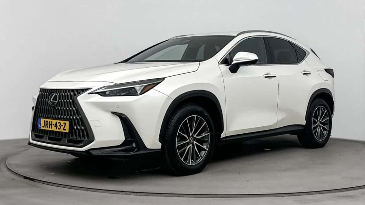 Lexus NX (2022) — foto 1