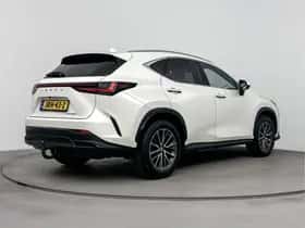 Lexus NX (2022) thumbnail 2