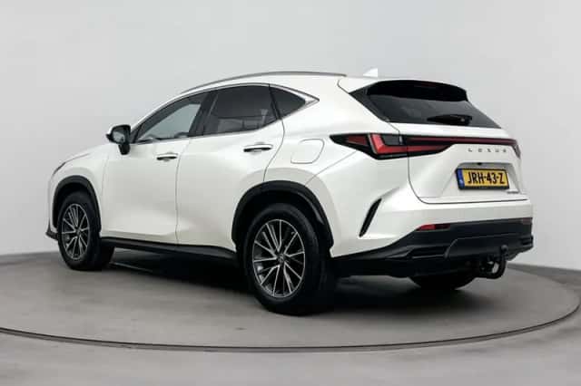 Lexus NX (2022) thumbnail 11