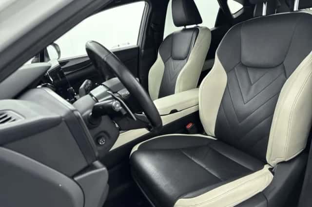 Lexus NX (2022) thumbnail 12