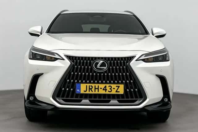 Lexus NX (2022) thumbnail 15