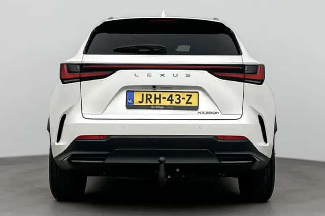 Lexus NX (2022) thumbnail 16