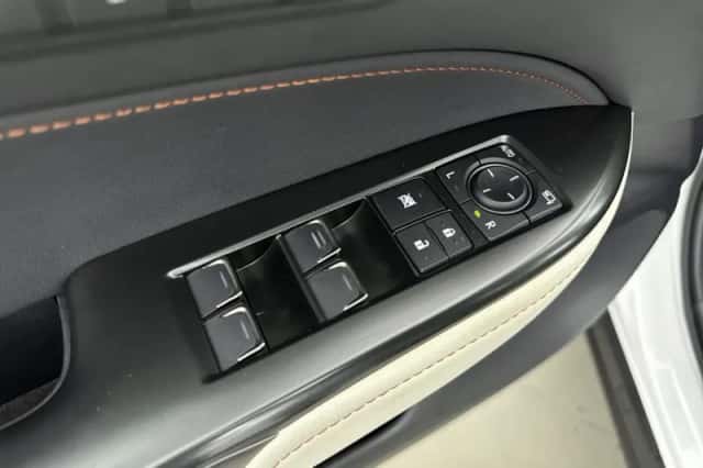 Lexus NX (2022) thumbnail 17