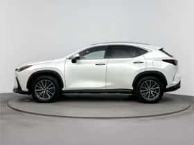 Lexus NX (2022) thumbnail 3