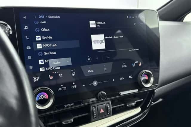 Lexus NX (2022) thumbnail 6